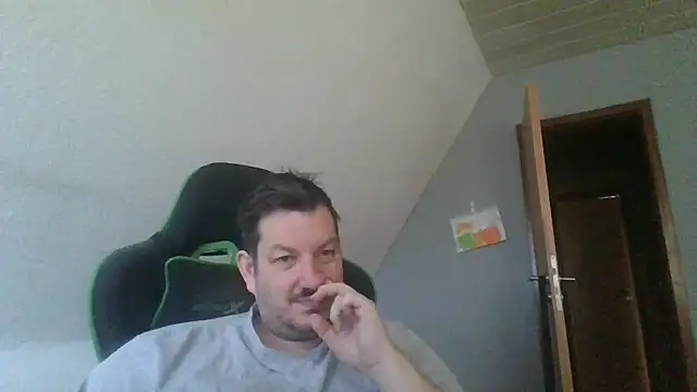 Snapshot of Golffahrer1982 chatting on March 2026 09:25:01 AM Golffahrer1982 online show from March 2026 09:25:01 AM