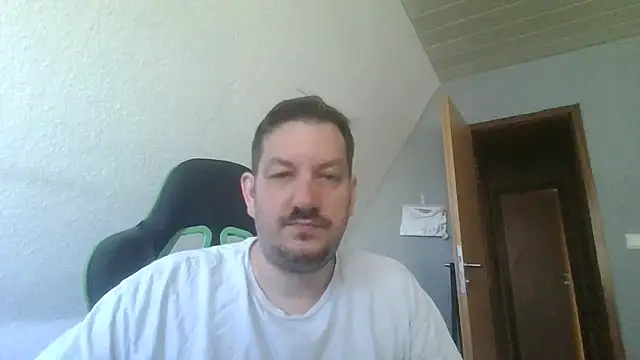 Snapshot of Golffahrer1982 chatting on June 2026 06:29:02 AM Golffahrer1982 online show from June 2026 06:29:02 AM