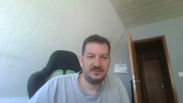 Snapshot of Golffahrer1982 chatting on June 2026 07:02:01 AM Golffahrer1982 online show from June 2026 07:02:01 AM