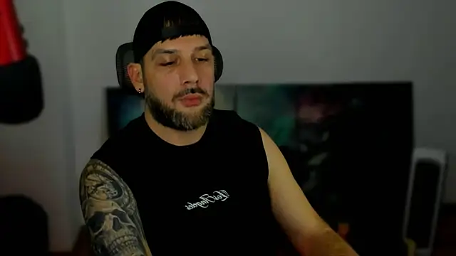 Snapshot of LexXHardy chatting on January 2025 08:32:02 PM LexXHardy online show from January 2025 08:32:02 PM