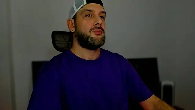 Snapshot of LexXHardy chatting on January 2025 09:40:01 PM LexXHardy online show from January 2025 09:40:01 PM