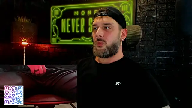 Snapshot of LexXHardy chatting on February 2025 10:24:02 AM LexXHardy online show from February 2025 10:24:02 AM