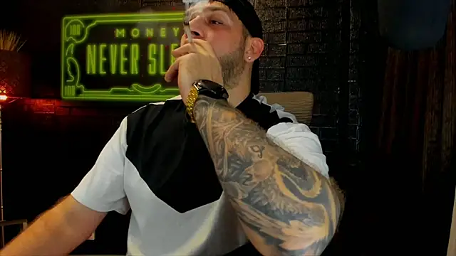 Snapshot of LexXHardy chatting on February 2025 06:02:02 PM LexXHardy online show from February 2025 06:02:02 PM