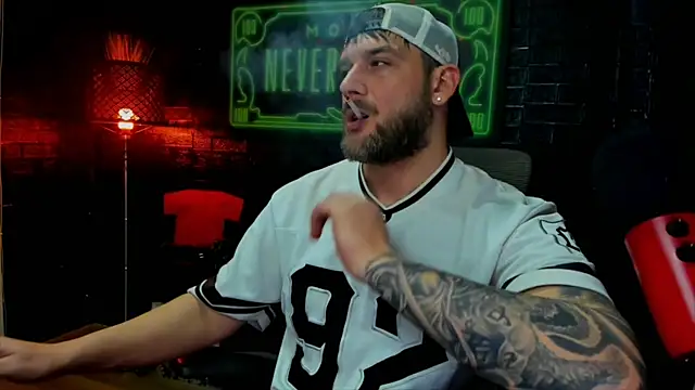 Snapshot of LexXHardy chatting on February 2025 10:58:01 PM LexXHardy online show from February 2025 10:58:01 PM