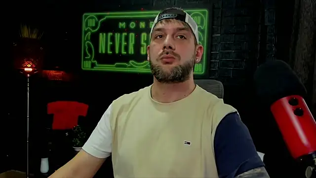 Snapshot of LexXHardy chatting on February 2025 03:05:02 PM LexXHardy online show from February 2025 03:05:02 PM