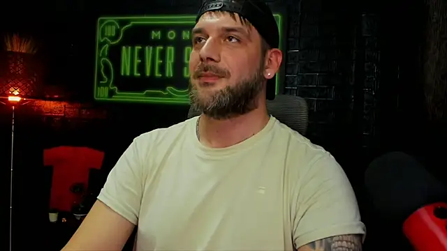 Snapshot of LexXHardy chatting on March 2025 12:39:02 AM LexXHardy online show from March 2025 12:39:02 AM