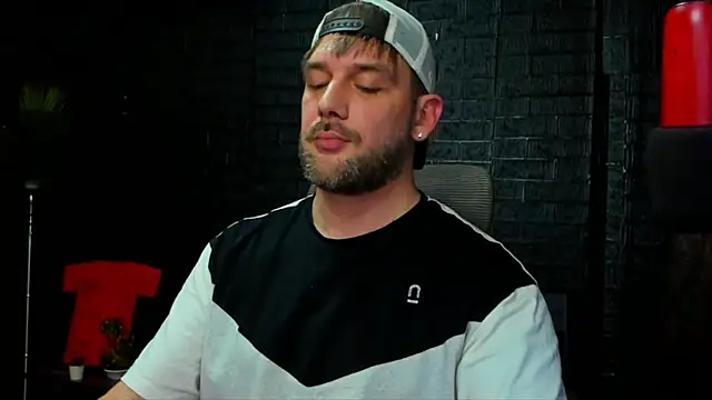 Snapshot of LexXHardy chatting on March 2025 11:06:01 PM LexXHardy online show from March 2025 11:06:01 PM