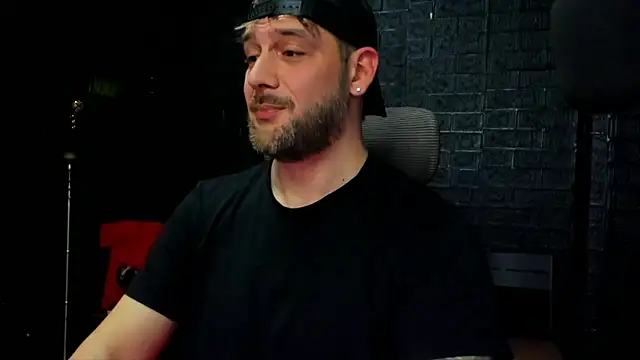 Snapshot of LexXHardy chatting on March 2025 09:15:02 PM LexXHardy online show from March 2025 09:15:02 PM