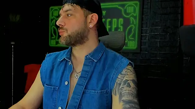 Snapshot of LexXHardy chatting on March 2025 09:49:01 PM LexXHardy online show from March 2025 09:49:01 PM