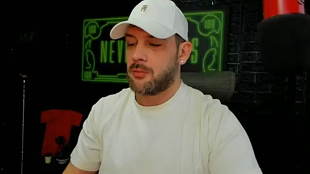 Snapshot of LexXHardy chatting on March 2025 05:01:02 AM LexXHardy online show from March 2025 05:01:02 AM