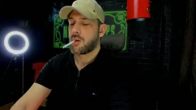 Snapshot of LexXHardy chatting on March 2025 05:09:02 AM LexXHardy online show from March 2025 05:09:02 AM