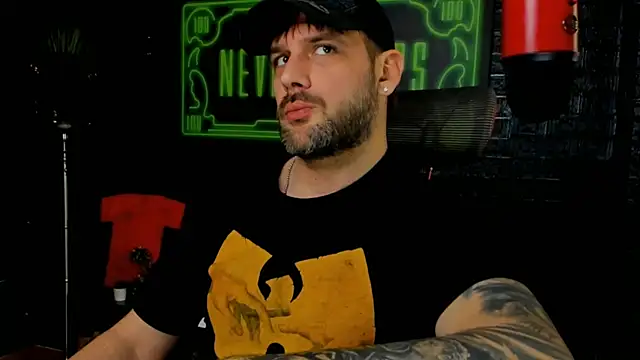 Snapshot of LexXHardy chatting on March 2025 01:29:02 PM LexXHardy online show from March 2025 01:29:02 PM