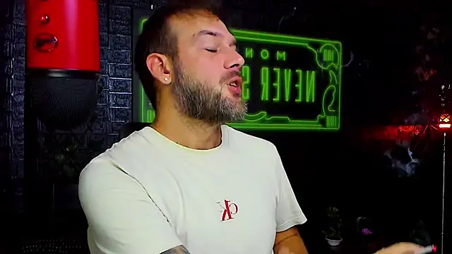 Snapshot of LexXHardy chatting on September 2025 02:19:01 PM LexXHardy online show from September 2025 02:19:01 PM