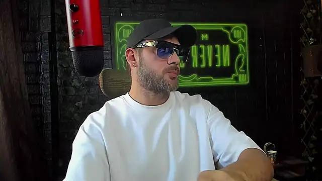 Snapshot of LexXHardy chatting on September 2025 12:40:02 PM LexXHardy online show from September 2025 12:40:02 PM