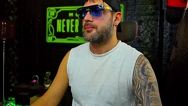 Snapshot of LexXHardy chatting on September 2025 11:02:02 AM LexXHardy online show from September 2025 11:02:02 AM