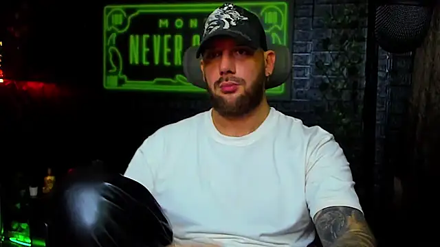 Snapshot of LexXHardy chatting on October 2025 11:13:02 PM LexXHardy online show from October 2025 11:13:02 PM