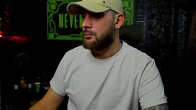 Snapshot of LexXHardy chatting on October 2025 11:43:01 AM LexXHardy online show from October 2025 11:43:01 AM