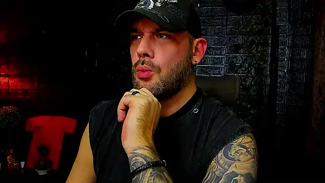 Snapshot of LexXHardy chatting on October 2025 01:13:02 AM LexXHardy online show from October 2025 01:13:02 AM