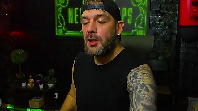 Snapshot of LexXHardy chatting on November 2025 06:29:01 PM LexXHardy online show from November 2025 06:29:01 PM