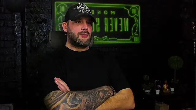 Snapshot of LexXHardy chatting on November 2025 08:13:02 AM LexXHardy online show from November 2025 08:13:02 AM