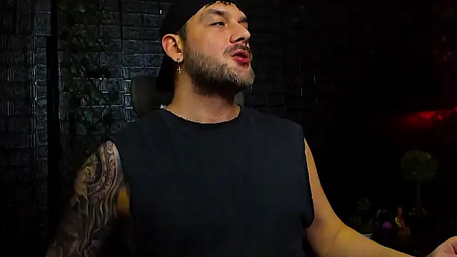 Snapshot of LexXHardy chatting on November 2025 03:32:02 AM LexXHardy online show from November 2025 03:32:02 AM