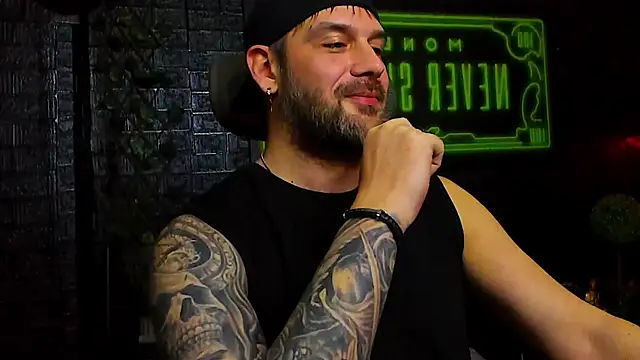 Snapshot of LexXHardy chatting on December 2025 12:59:02 AM LexXHardy online show from December 2025 12:59:02 AM