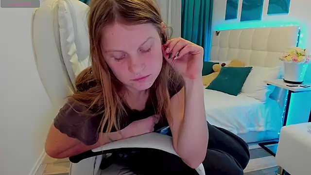 Kathlyn  Heath online show from February 2025 07:14:02 PM