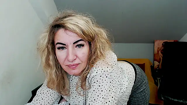 Cassandra Hotty online show from February 2025 03:23:01 AM