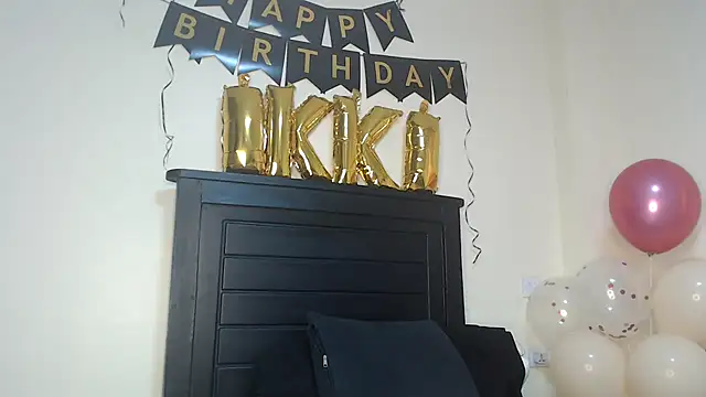 NIKKIE LOVE online show from January 2025 04:32:01 AM