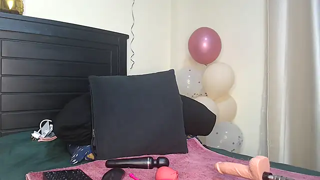 NIKKIE LOVE online show from January 2025 04:09:02 AM