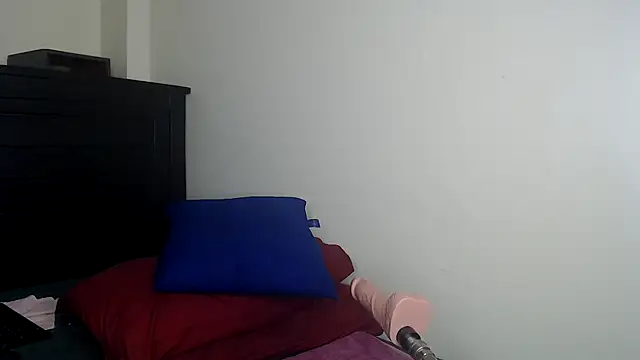NIKKIE LOVE online show from May 2026 06:48:02 PM