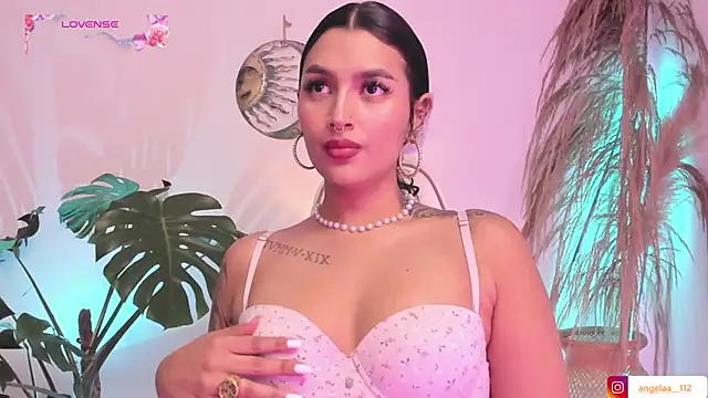 Anngel 1 online show from October 2025 03:33:02 PM