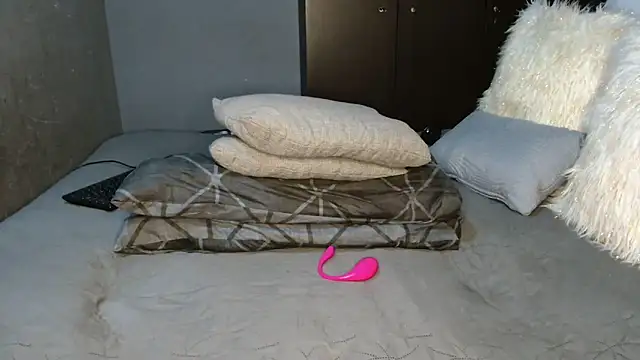 CURVEYDOLLXX online show from January 2025 01:57:01 PM