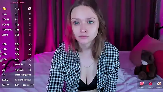 Snapshot of Linda_Bryant chatting on December 2024 12:52:01 AM Linda Bryant online show from December 2024 12:52:01 AM