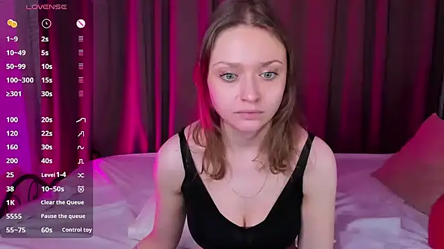 Snapshot of Linda_Bryant chatting on December 2024 04:09:02 AM Linda Bryant online show from December 2024 04:09:02 AM