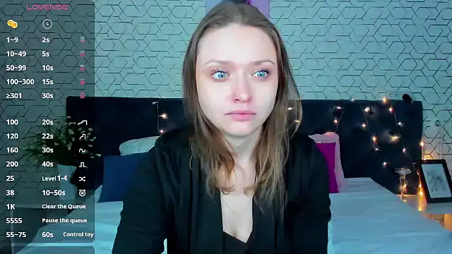 Snapshot of Linda_Bryant chatting on December 2024 01:08:01 AM Linda Bryant online show from December 2024 01:08:01 AM