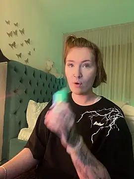  Chlo  e online show from February 2025 10:04:02 PM