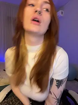  Chlo  e online show from October 2025 09:30:01 PM