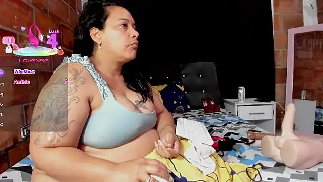 Snapshot of Sofie-Storm chatting on December 2025 10:13:02 AM Sofie-Storm online show from December 2025 10:13:02 AM