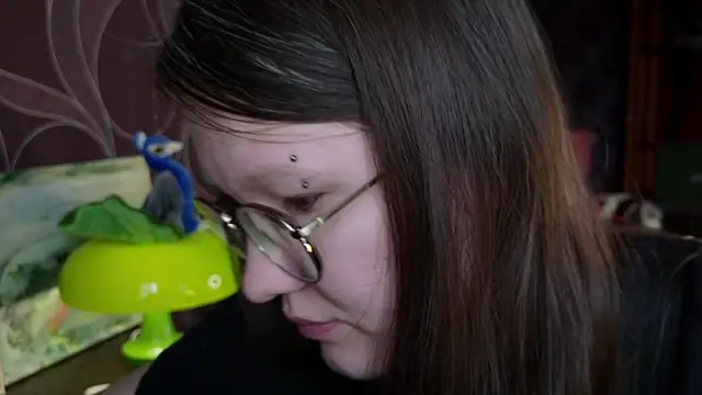 Snapshot of MiriamOr chatting on March 2026 07:37:02 AM MiriamOr online show from March 2026 07:37:02 AM