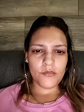 Snapshot of Mia_Hampton chatting on December 2024 09:06:01 PM Mia Hampton online show from December 2024 09:06:01 PM