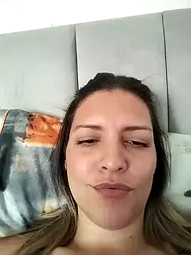 Snapshot of Mia_Hampton chatting on January 2025 09:57:01 PM Mia Hampton online show from January 2025 09:57:01 PM