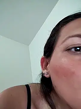 Snapshot of Mia_Hampton chatting on February 2025 10:17:02 PM Mia Hampton online show from February 2025 10:17:02 PM