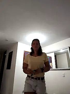 Snapshot of Mia_Hampton chatting on March 2025 09:11:02 PM Mia Hampton online show from March 2025 09:11:02 PM