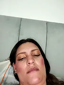 Snapshot of Mia_Hampton chatting on March 2025 10:21:01 PM Mia Hampton online show from March 2025 10:21:01 PM