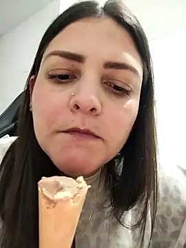 Mia Hampton online show from February 2026 11:21:02 PM