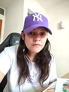 Snapshot of Mia_Hampton chatting on March 2026 04:50:02 PM Mia Hampton online show from March 2026 04:50:02 PM