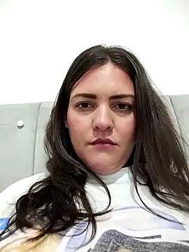 Snapshot of Mia_Hampton chatting on April 2026 09:34:02 PM Mia Hampton online show from April 2026 09:34:02 PM