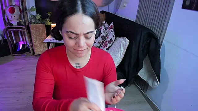 Cuttiealice online show from January 2025 10:52:02 AM