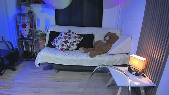 Cuttiealice online show from February 2025 11:24:01 PM